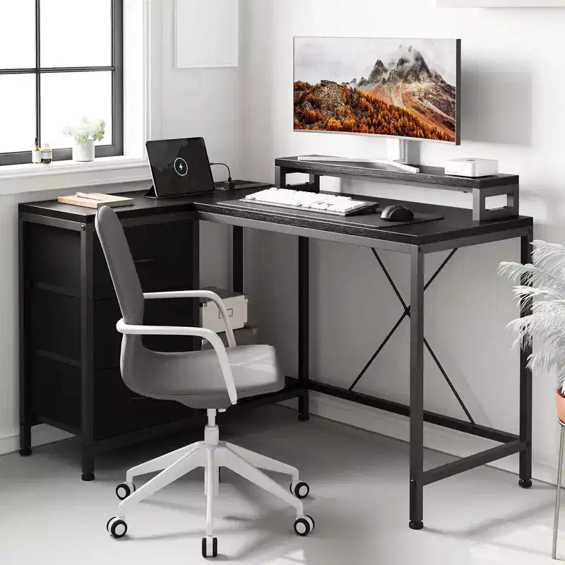 L-förmiger Gaming-Schreibtisch (47.3) Wendbarer Eckschreibtisch mit 3 Schubladen, Steckdosen und USB-Anschluss für das Home Office (1er-Pack)