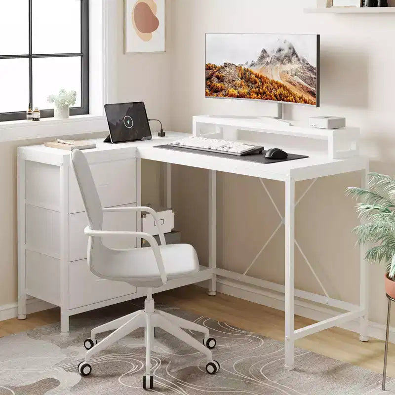 L-förmiger Gaming-Schreibtisch (47.3) Wendbarer Eckschreibtisch mit 3 Schubladen, Steckdosen und USB-Anschluss für das Home Office (1er-Pack)
