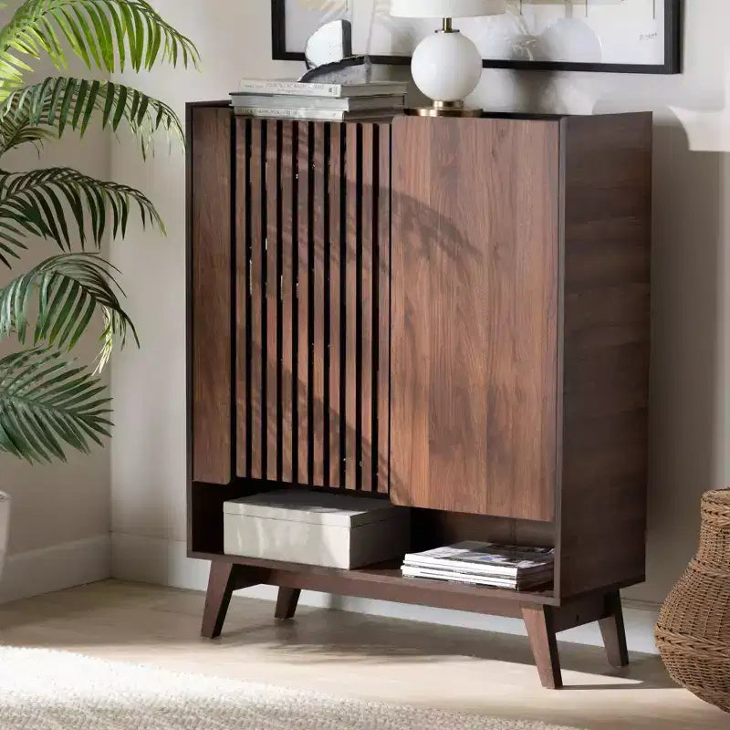 Paricia Schuhschrank aus mittbraunem Nussbaumholz im Mid-Century Modern Stil