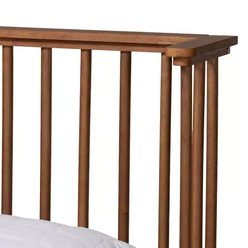 Flint Mid-Century Modern Plattformbett aus Eschen-Nussbaumholz